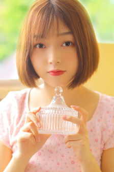 男生女生打扑克